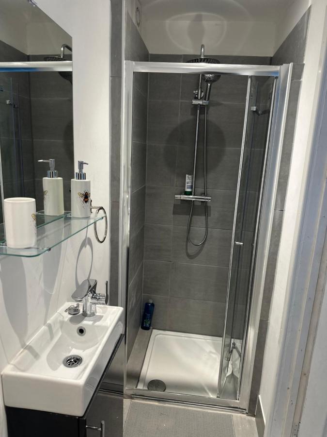 Self-contained En-suite Very Close To Wembley Stadium Gasthof