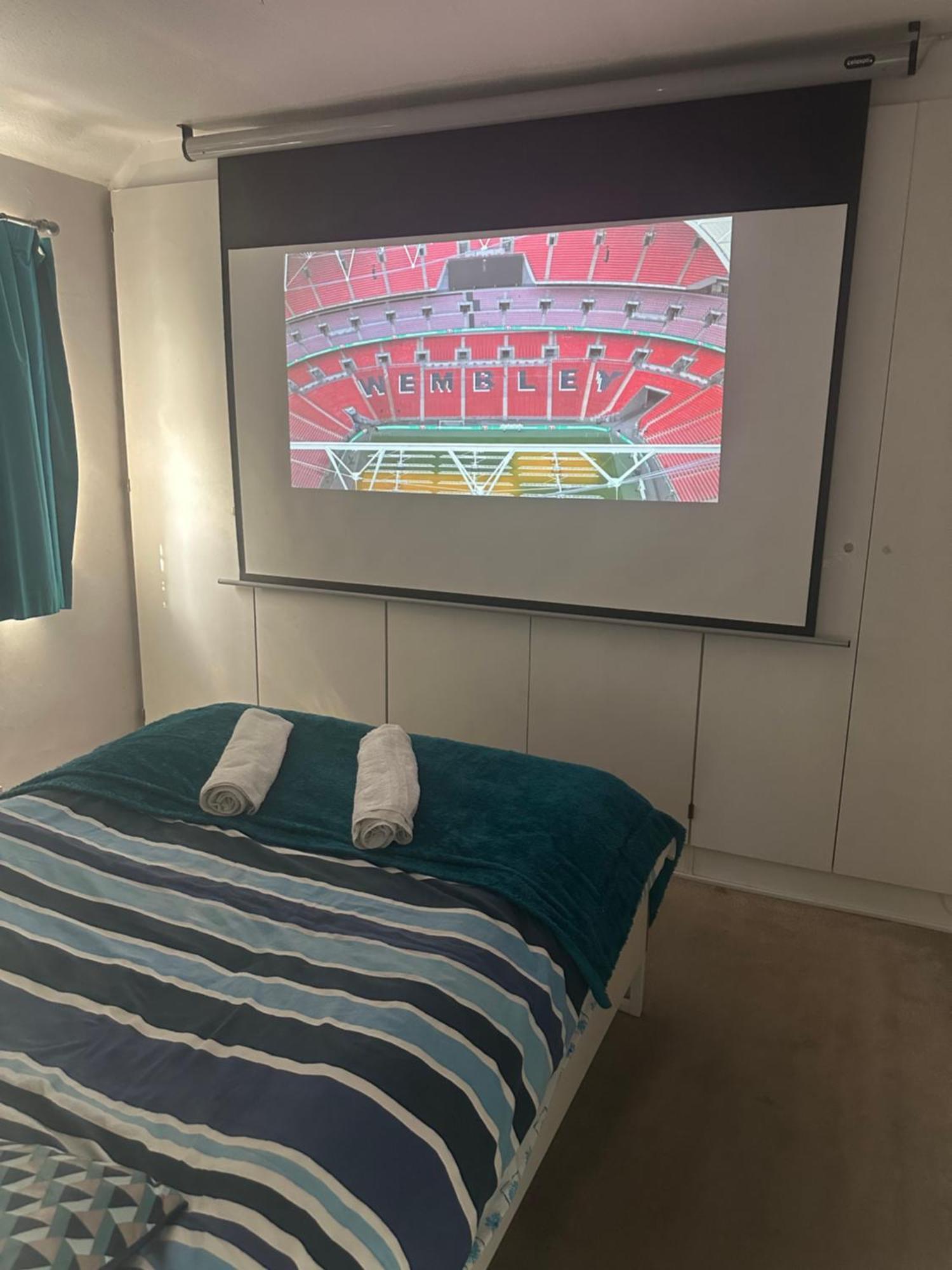 Self-contained En-suite Very Close To Wembley Stadium Gasthof